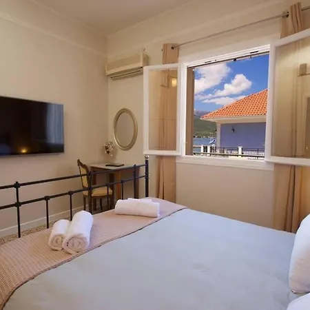 Casa Di Vito, 10m From Sami's Main Square