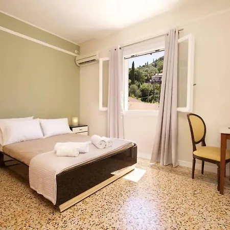 Casa Di Vito, 10m From Sami's Main Square Daire