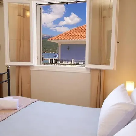 Casa Di Vito, 10m From Sami's Main Square Апартаменты *