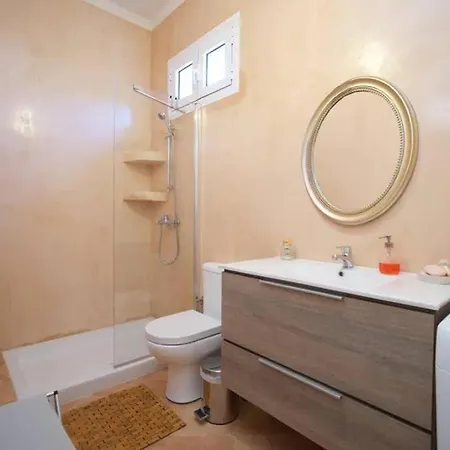 Casa Di Vito, 10m From Sami's Main Square